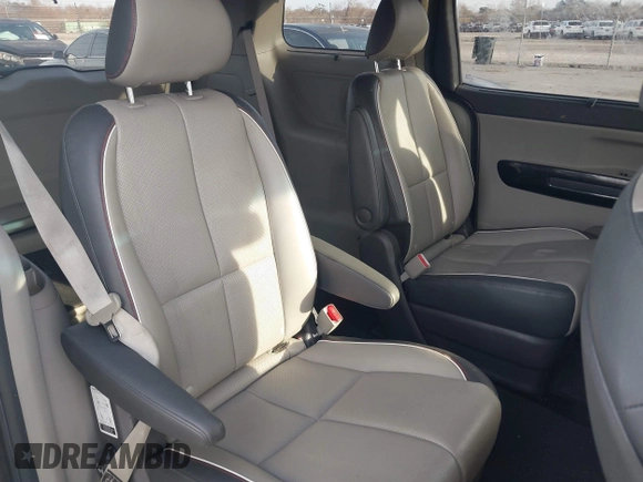 2016 Kia Sedona EX with VIN KNDMC5C1XG6159271, listed as a IAAI auction lot 41409277 with 95,696 mi miles. Bid and sale history available at carsss.com. Image 8.