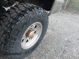 2000 Ford F-250 XL with VIN 1FTNX21F8YEA17319, listed as a IAAI auction lot 41987756 with Not provided miles and . Bid and sale history available at DreamBid. Image 12.