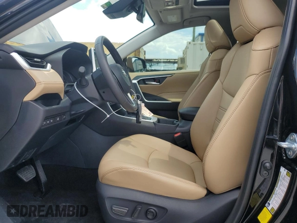 2025 Toyota RAV4 XLE Premium with VIN 2T3C1RFV5SW372661, listed as a Copart auction lot 58732625 with 14,426 mi miles and Salvage title. Bid and sale history available at DreamBid. Image 7.