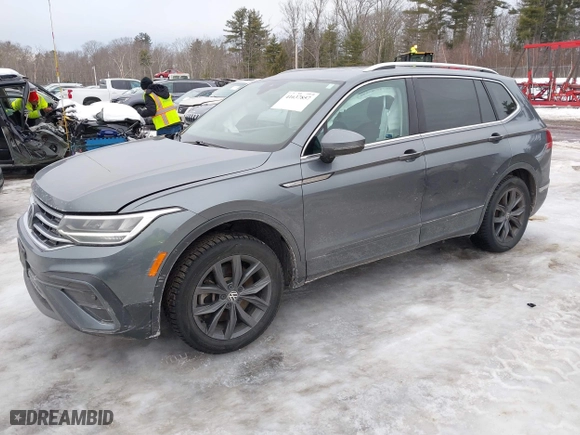 2022 Volkswagen Tiguan SE with VIN 3VV2B7AX8NM019151, listed as a IAAI auction lot 41637857 with 47,869 mi miles. Bid and sale history available at carsss.com. Image 2.
