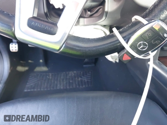 2015 Mercedes-Benz E-Class E 350 Luxury with VIN WDDHF8JB7FB115231, listed as a IAAI auction lot 41363482 with 132,000 mi miles. Bid and sale history available at carsss.com. Image 11.