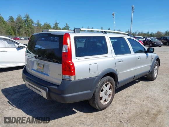 2006 Volvo XC70 with VIN YV4SZ592261208896, listed as a IAAI auction lot 42117065 with 182,692 mi miles. Bid and sale history available at carsss.com. Image 4.