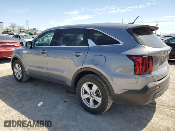 2022 Kia Sorento LX z VIN 5XYRG4LC2NG076613, wystawiony jako Copart lot #47830665 z przebiegiem 61 783 mil mil oraz Szkoda całkowita • Salvage title. Historia ofert i sprzedaży dostępna na DreamBid. Obrazek 2.