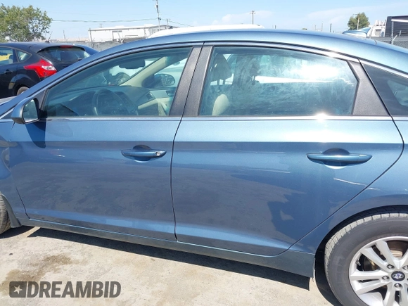 2016 Hyundai Sonata SE z VIN 5NPE24AF2GH290815, wystawiony jako IAAI lot #42314347 z przebiegiem 126 116 mil mil oraz . Historia ofert i sprzedaży dostępna na DreamBid. Obrazek 14.