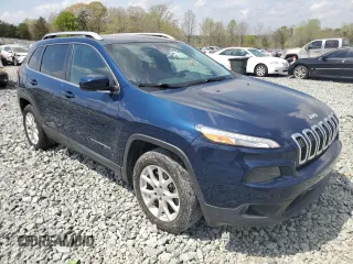 2018 Jeep Cherokee Latitude with VIN 1C4PJLCB4JD573908, listed as a Copart auction lot 51407575 with 86,509 mi miles and Salvage Title. Bid and sale history available at carsss.com. Image 4.