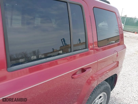 2011 Jeep Patriot Latitude with VIN 1J4NT1GB3BD170210, listed as a IAAI auction lot 41797615 with 201,951 mi miles. Bid and sale history available at carsss.com. Image 12.