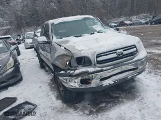 2002 Toyota Tundra SR5 with VIN 5TBBT44182S302560, listed as a IAAI auction lot 41371071 with 230,800 mi miles. Bid and sale history available at carsss.com. Image 1.