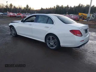 2019 Mercedes-Benz E-Class E 300 with VIN WDDZF4KB2KA609220, listed as a IAAI auction lot 41172669 with 49,607 mi miles. Bid and sale history available at carsss.com. Image 3.