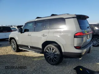 2024 Lexus GX 550 Luxury with VIN JTJVBCDX2R5009711, listed as a Copart auction lot 75074694 with 1,598 mi miles and Salvage title. Bid and sale history available at DreamBid. Image 2.