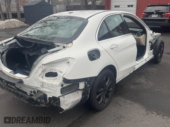 2015 Mercedes-Benz C 300 Luxury с VIN 55SWF4KB0FU063185, выставлен на аукционе Copart как лот 67022065 с пробегом Не указан миль и Чистый • Clean title. История ставок и продаж доступна на DreamBid. Изображение 4.