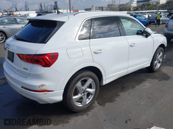 2022 Audi Q3 Premium with VIN WA1AUCF38N1121947, listed as a IAAI auction lot 41548155 with 25,477 mi miles. Bid and sale history available at carsss.com. Image 4.