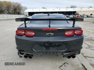 2023 Chevrolet Camaro 2LT z VIN 1G1FD1RX7P0133037, wystawiony jako Copart lot #42491605 z przebiegiem 22 209 mil mil oraz Szkoda całkowita • Salvage title. Historia ofert i sprzedaży dostępna na DreamBid. Obrazek 6.