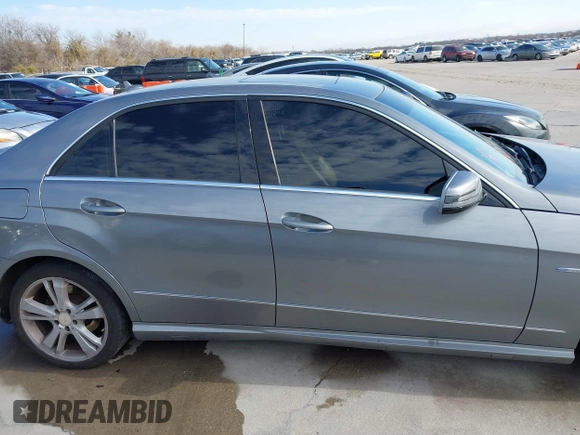 2012 Mercedes-Benz E 350 Luxury z VIN WDDHF5KB2CA540189, wystawiony jako IAAI lot #41405901 z przebiegiem 193 411 mil mil oraz . Historia ofert i sprzedaży dostępna na DreamBid. Obrazek 13.