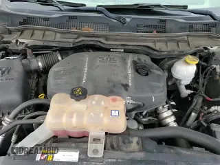 2018 Ram 1500 Laramie z VIN 1C6RR7VM4JS229960, wystawiony jako Copart lot #69930925 z przebiegiem 101 001 mil mil oraz Szkoda całkowita • Salvage title. Historia ofert i sprzedaży dostępna na DreamBid. Obrazek 13.