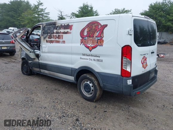 2017 Ford Transit z VIN 1FTYE1ZM2HKA20301, wystawiony jako IAAI lot #42323437 z przebiegiem Nie podano mil oraz . Historia ofert i sprzedaży dostępna na DreamBid. Obrazek 3.