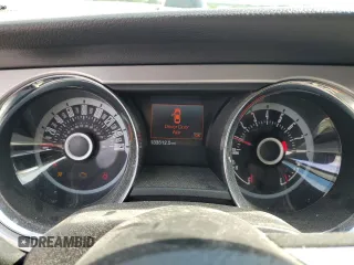 2013 Ford Mustang V6 z VIN 1ZVBP8AM1D5238157, wystawiony jako Copart lot #60427525 z przebiegiem 133 512 mil mil oraz Szkoda całkowita • Salvage title. Historia ofert i sprzedaży dostępna na DreamBid. Obrazek 9.