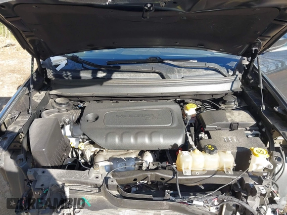 2019 Jeep Cherokee Latitude with VIN 1C4PJLCB6KD490529, listed as a IAAI auction lot 41890940 with 113,147 mi miles. Bid and sale history available at carsss.com. Image 10.
