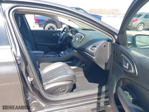 2015 Chrysler 200 C with VIN 1C3CCCEG9FN530575, listed as a IAAI auction lot 41862387 with 190,580 mi miles. Bid and sale history available at carsss.com. Image 5.
