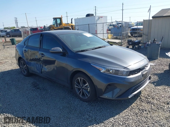 2023 Kia Forte LXS z VIN 3KPF24AD8PE585604, wystawiony jako IAAI lot #42098930 z przebiegiem 18 946 mil mil oraz . Historia ofert i sprzedaży dostępna na DreamBid. Obrazek 1.