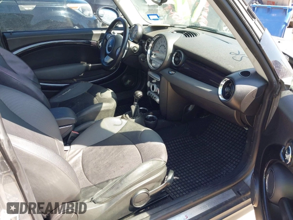 2009 MINI Hardtop S with VIN WMWMF73509TW86792, listed as a IAAI auction lot 41766406 with 174,724 mi miles and . Bid and sale history available at DreamBid. Image 5.