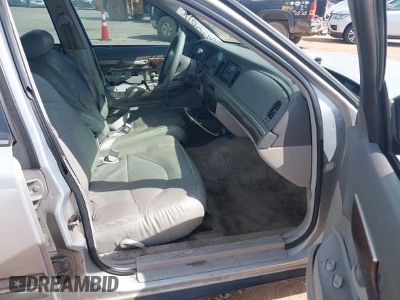 1996 Mercury Grand Marquis GS z VIN 2MELM74W7TX683568, wystawiony jako IAAI lot #42175816 z przebiegiem 56 126 mil mil oraz . Historia ofert i sprzedaży dostępna na DreamBid. Obrazek 5.