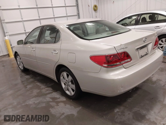 2005 Lexus ES 330 with VIN JTHBA30G555118414, listed as a IAAI auction lot 41855659 with 96,335 mi miles. Bid and sale history available at carsss.com. Image 3.