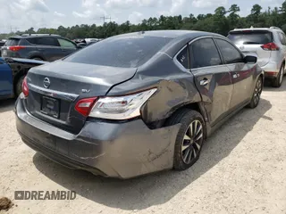 2017 Nissan Altima SV with VIN 1N4AL3AP4HC231153, listed as a Copart auction lot 72575824 with 113,092 mi miles and Salvage Title. Bid and sale history available at carsss.com. Image 4.