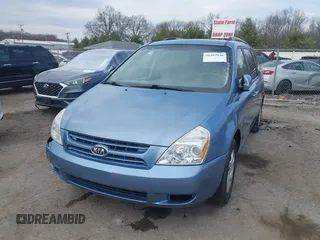 2010 Kia Sedona LX with VIN KNDMG4C36A6326605, listed as a IAAI auction lot 41902646 with 0 mi miles. Bid and sale history available at carsss.com. Image 17.