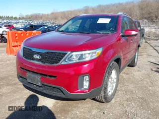2014 Kia Sorento LX z VIN 5XYKT3A61EG495427, wystawiony jako IAAI lot #41851611 z przebiegiem 214 960 mil mil oraz . Historia ofert i sprzedaży dostępna na DreamBid. Obrazek 2.