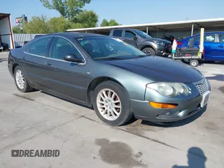2002 Chrysler 300M with VIN 2C3AE66G92H122016, listed as a IAAI auction lot 40565481 with 231,888 mi miles. Bid and sale history available at carsss.com. Image 1.
