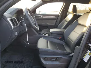 2022 Volkswagen Atlas SE z VIN 1V2HE2CA3NC226199, wystawiony jako Copart lot #58964475 z przebiegiem 40 891 mil mil oraz Nie do naprawy. Historia ofert i sprzedaży dostępna na DreamBid. Obrazek 7.