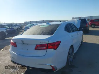 2020 Acura TLX w/Technology Pkg with VIN 19UUB2F45LA003249, listed as a IAAI auction lot 41730734 with 43,236 mi miles. Bid and sale history available at carsss.com. Image 4.