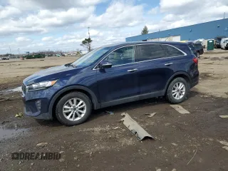 2020 Kia Sorento S z VIN 5XYPG4A56LG612388, wystawiony jako Copart lot #50495055 z przebiegiem 212 616 mil mil oraz Czysty tytuł • Clean title. Historia ofert i sprzedaży dostępna na DreamBid. Obrazek 1.