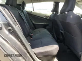 2021 Toyota Prius LE z VIN JTDKAMFPXM3174518, wystawiony jako Copart lot #58854495 z przebiegiem 83 445 mil mil oraz Szkoda całkowita • Salvage title. Historia ofert i sprzedaży dostępna na DreamBid. Obrazek 10.