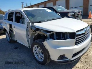 2016 Toyota Highlander LE Plus z VIN 5TDZKRFH3GS132972, wystawiony jako IAAI lot #41660887 z przebiegiem 105 387 mil mil oraz . Historia ofert i sprzedaży dostępna na DreamBid. Obrazek 1.