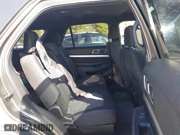 2017 Ford Explorer XLT z VIN 1FM5K8DH0HGA14008, wystawiony jako IAAI lot #41909426 z przebiegiem 122 919 mil mil oraz . Historia ofert i sprzedaży dostępna na DreamBid. Obrazek 8.