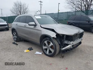 2019 Mercedes-Benz GLC 300 z VIN WDC0G4KB3KF616092, wystawiony jako IAAI lot #41803431 z przebiegiem 82 335 mil mil oraz . Historia ofert i sprzedaży dostępna na DreamBid. Obrazek 1.