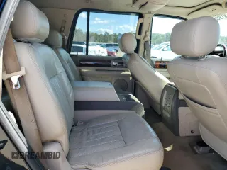 2004 Lincoln Navigator Luxury with VIN 5LMFU27R34LJ17518, listed as a Copart auction lot 81985954 with 223,829 mi miles and Clean Title. Bid and sale history available at carsss.com. Image 11.
