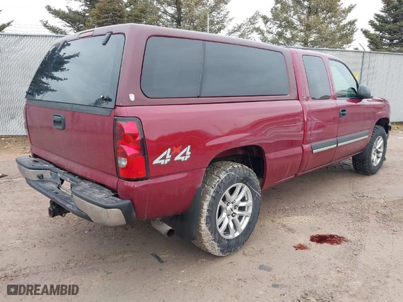 2004 Chevrolet Silverado 1500 Z71 with VIN 2GCEK19T541280074, listed as a IAAI auction lot 41653581 with 135,609 mi miles. Bid and sale history available at carsss.com. Image 4.