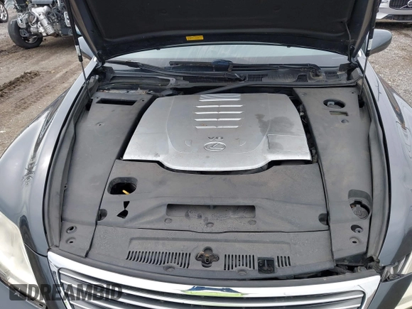 2007 Lexus LS 460 with VIN JTHBL46F975032735, listed as a IAAI auction lot 41952569 with 177,038 mi miles. Bid and sale history available at carsss.com. Image 10.
