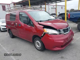 2018 Nissan NV200 SV z VIN 3N6CM0KN5JK702879, wystawiony jako IAAI lot #41775730 z przebiegiem 298 326 mil mil oraz . Historia ofert i sprzedaży dostępna na DreamBid. Obrazek 1.