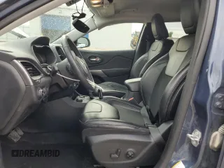 2019 Jeep Cherokee Latitude Plus z VIN 1C4PJMLX2KD371491, wystawiony jako Copart lot #58732495 z przebiegiem 22 748 mil mil oraz Szkoda całkowita • Salvage title. Historia ofert i sprzedaży dostępna na DreamBid. Obrazek 7.