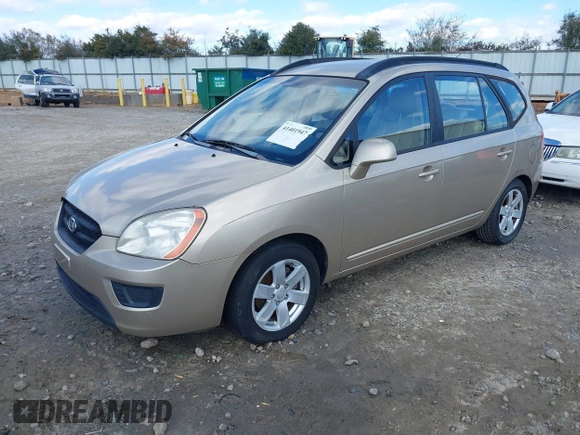 2008 Kia Rondo EX with VIN KNAFG526387162838, listed as a IAAI auction lot 41401947 with 187,062 mi miles. Bid and sale history available at carsss.com. Image 2.