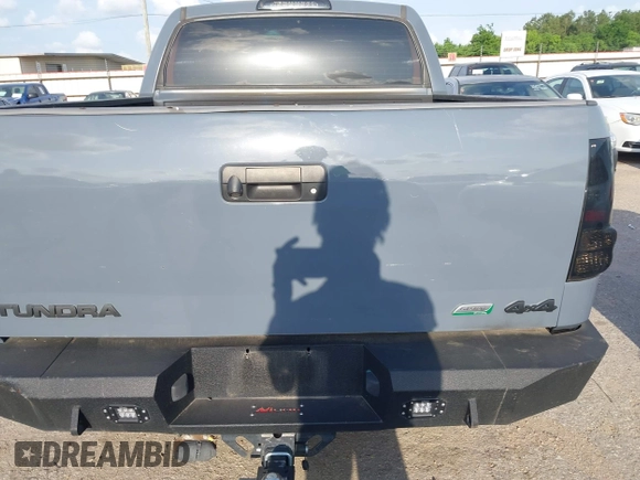 2011 Toyota Tundra 4WD Truck with VIN 5TFDW5F12BX181982, listed as a IAAI auction lot 42084985 with 222,356 mi miles. Bid and sale history available at carsss.com. Image 16.