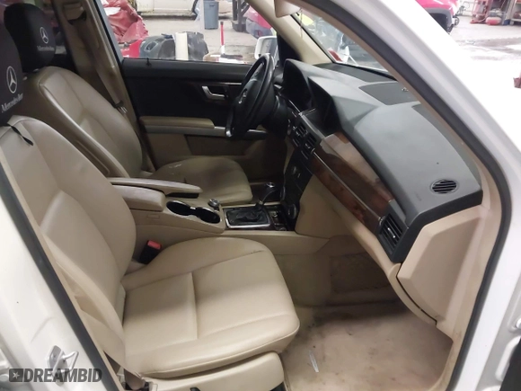 2012 Mercedes-Benz GLK-Class GLK 350 with VIN WDCGG8HB6CF867834, listed as a IAAI auction lot 41730716 with 146,044 mi miles. Bid and sale history available at carsss.com. Image 5.