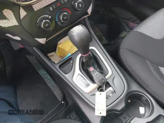 2018 Jeep Cherokee Latitude с VIN 1C4PJLCXXJD556624, выставлен на аукционе IAAI как лот 42464810 с пробегом 63 570 миль миль и . История ставок и продаж доступна на DreamBid. Изображение 11.