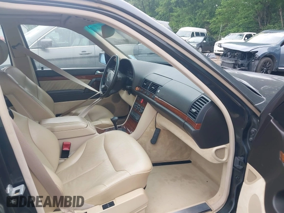 1993 Mercedes-Benz S 320 z VIN WDBGA32E7PA111623, wystawiony jako IAAI lot #42324385 z przebiegiem 130 231 mil mil oraz . Historia ofert i sprzedaży dostępna na DreamBid. Obrazek 5.