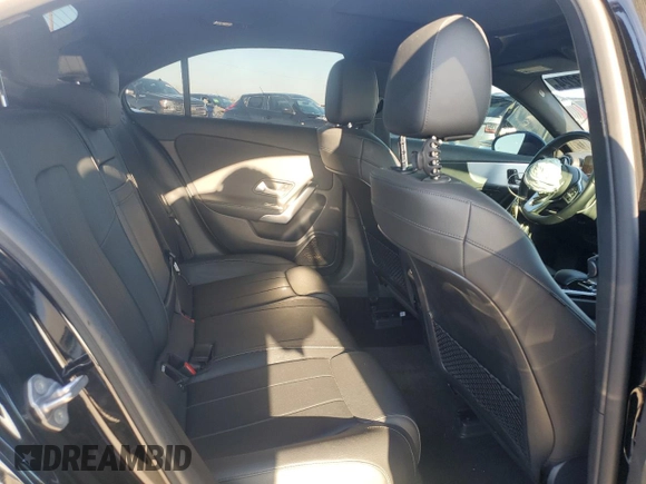 2020 Mercedes-Benz A 220 z VIN W1K3G4EB6LJ228454, wystawiony jako Copart lot #83713224 z przebiegiem 49 115 mil mil oraz Szkoda całkowita • Salvage title. Historia ofert i sprzedaży dostępna na DreamBid. Obrazek 10.