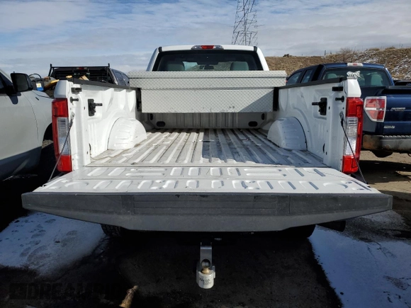 2018 Ford F-250 XLT with VIN 1FTBF2B69JEC40558, listed as a Copart auction lot 41728065 with 56,991 mi miles and Clean title. Bid and sale history available at DreamBid. Image 6.