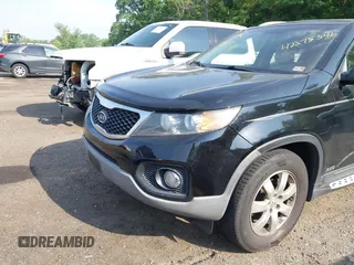 2012 Kia Sorento LX z VIN 5XYKTCA63CG304104, wystawiony jako IAAI lot #42275546 z przebiegiem 230 766 mil mil oraz . Historia ofert i sprzedaży dostępna na DreamBid. Obrazek 6.